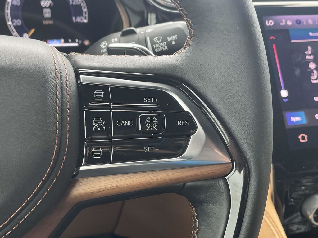 2025 Jeep Grand Cherokee Summit Reserve photo 11