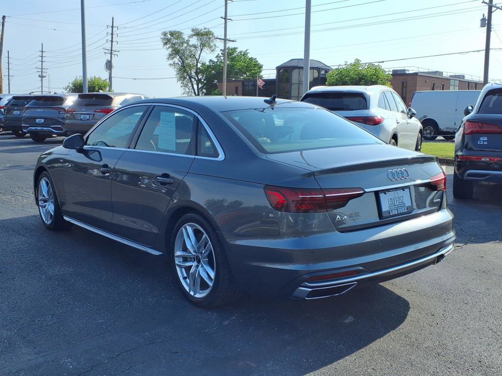 2023 Audi A4 S line Quattro Premium Plus photo 2