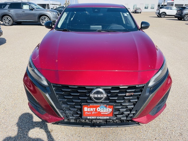 2023 Nissan Altima 2.5 SR photo 2