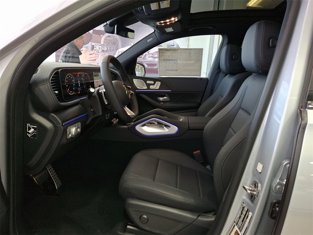 2025 Mercedes Benz GLS 450 4MATIC photo 9