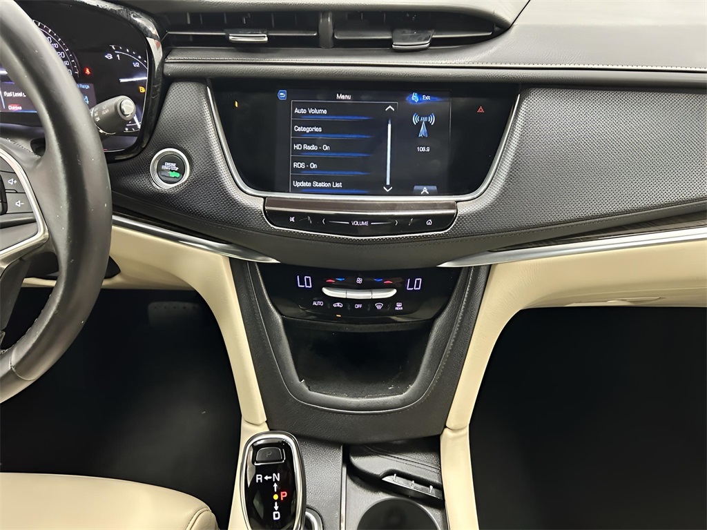 2017 Cadillac XT5 Base photo 17