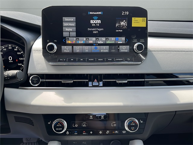 2025 Mitsubishi Outlander PHEV SEL photo 6