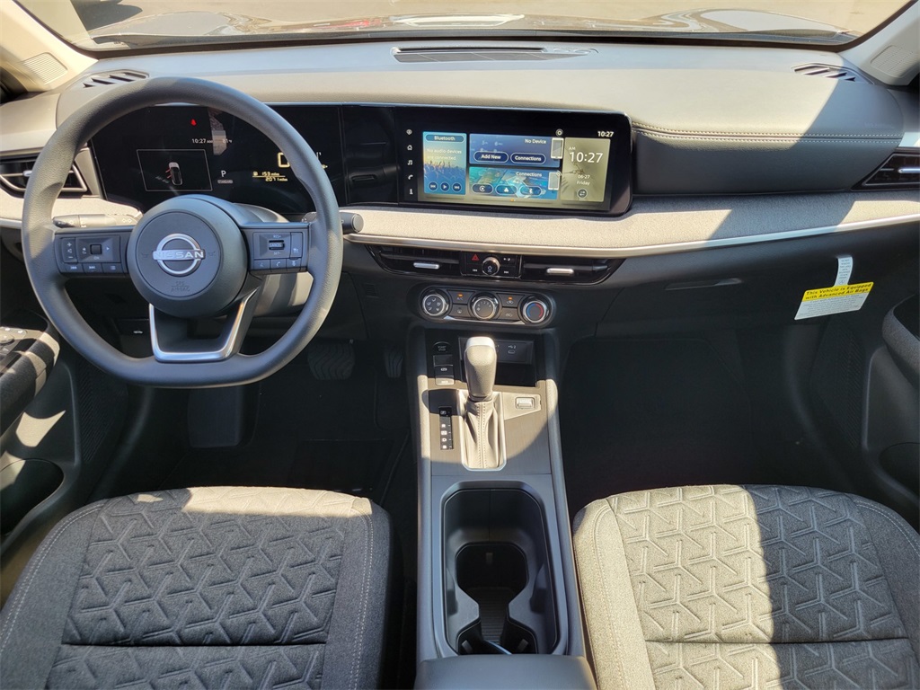 2025 Nissan Kicks SV photo 12