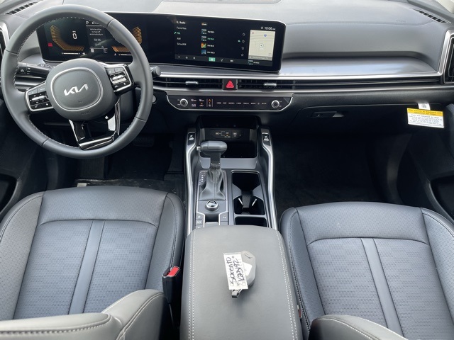 2025 Kia Sorento S photo 9