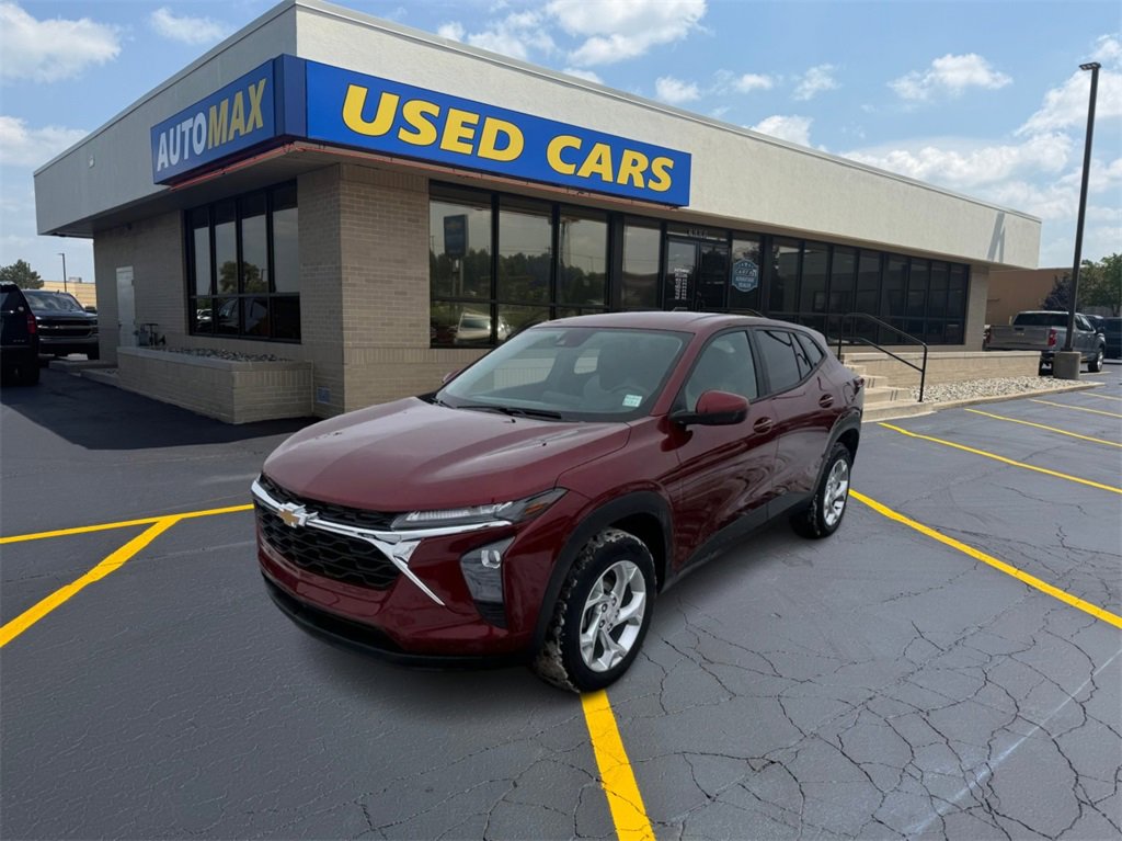 2024 Chevrolet Trax LS's photo