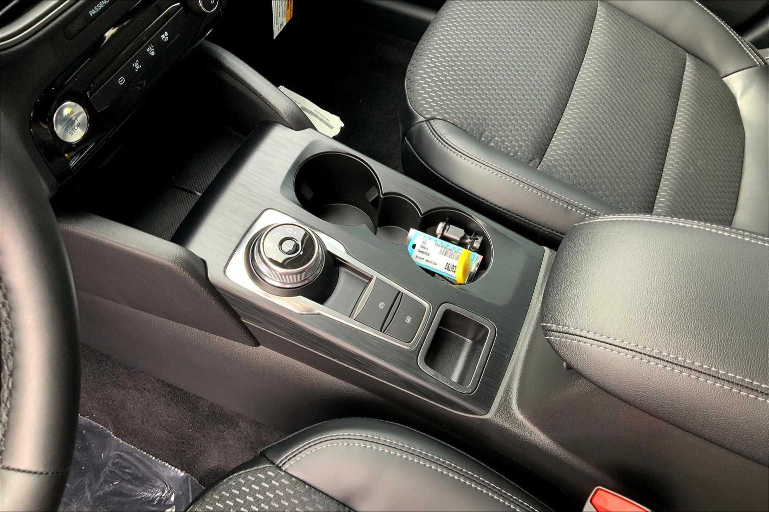 2025 Ford Escape SEL Plug-In Hybrid photo 8