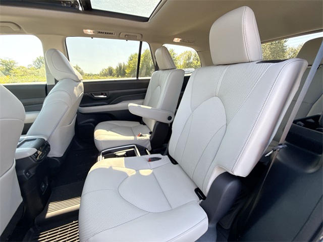 2024 Toyota Grand Highlander Limited photo 18