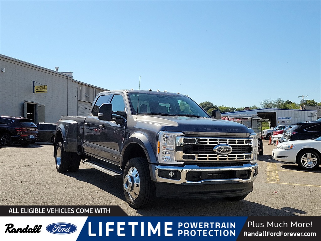2024 Ford F-450 Super Duty XLT's photo
