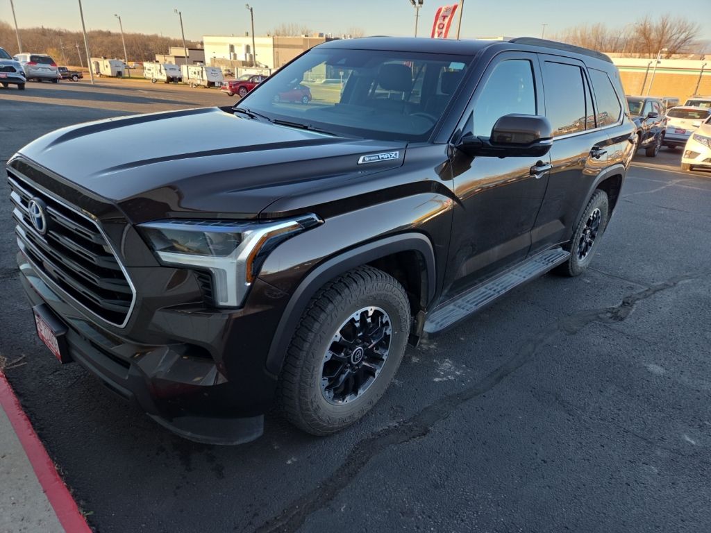 2023 Toyota Sequoia SR5's photo