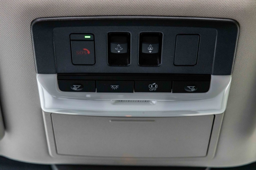 2025 Nissan Pathfinder SL photo 11