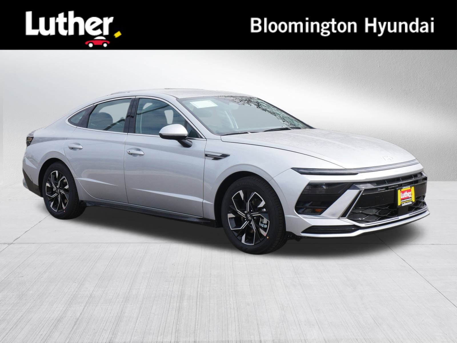 2025 Hyundai Elantra SEL Sport photo 2
