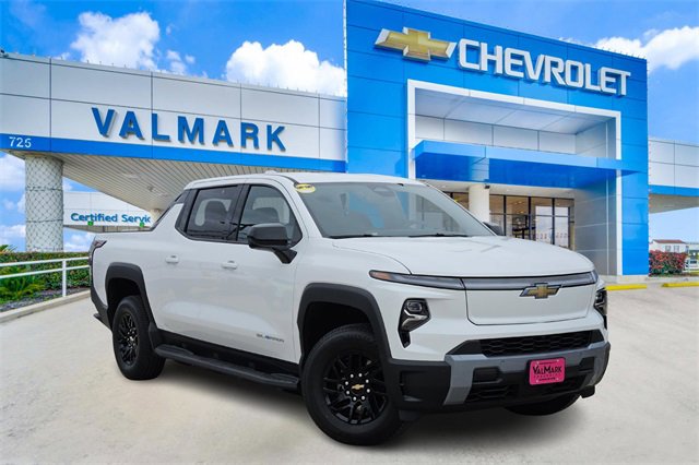 2026 Chevrolet Silverado EV LT's photo