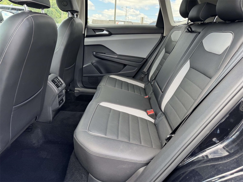 2022 Volkswagen Taos SEL photo 13
