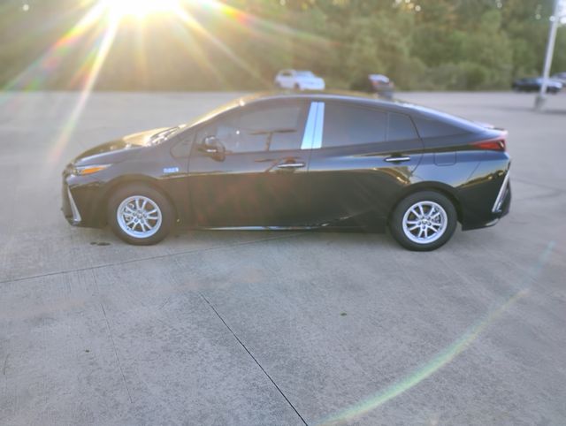 2021 Toyota Prius Prime LE photo 2