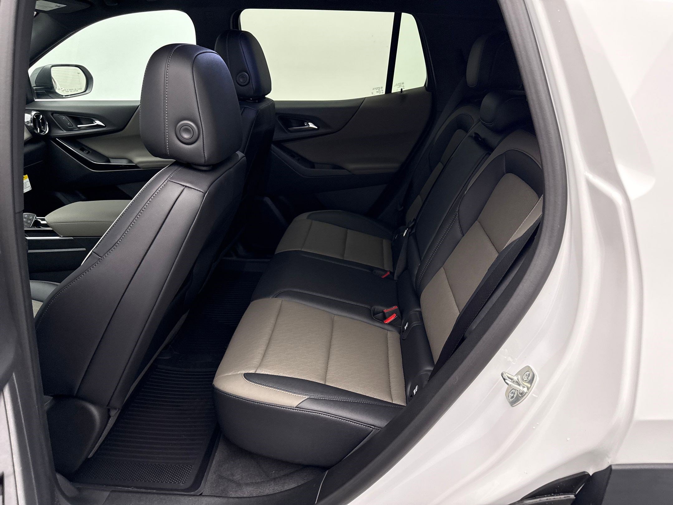2026 Chevrolet Equinox LT photo 13