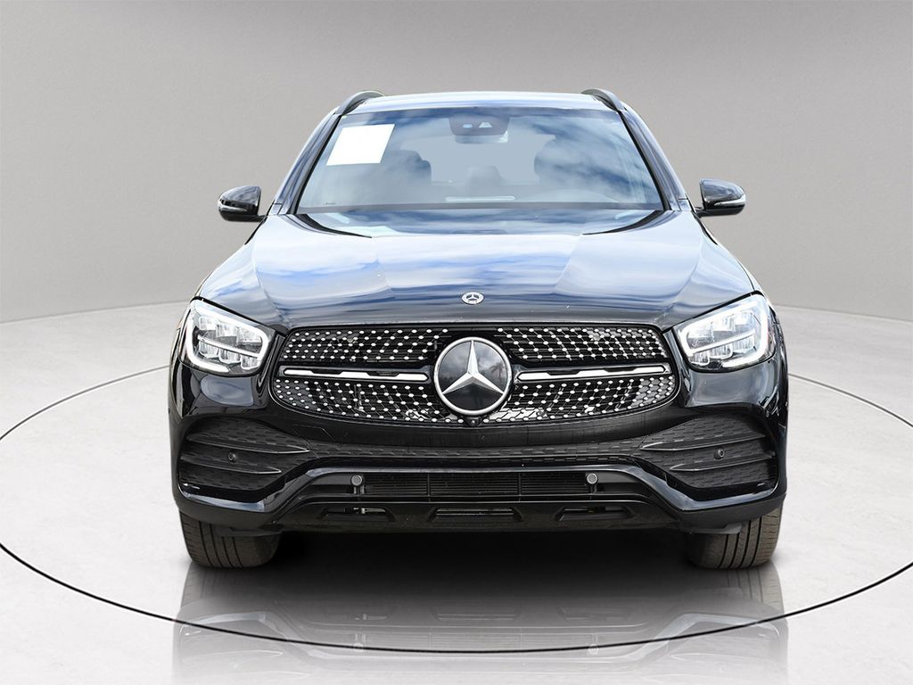 2022 Mercedes Benz GLC 300 photo 2