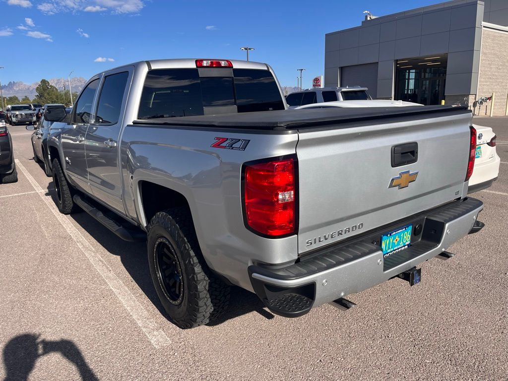 2018 Chevrolet Silverado 1500 LT photo 3