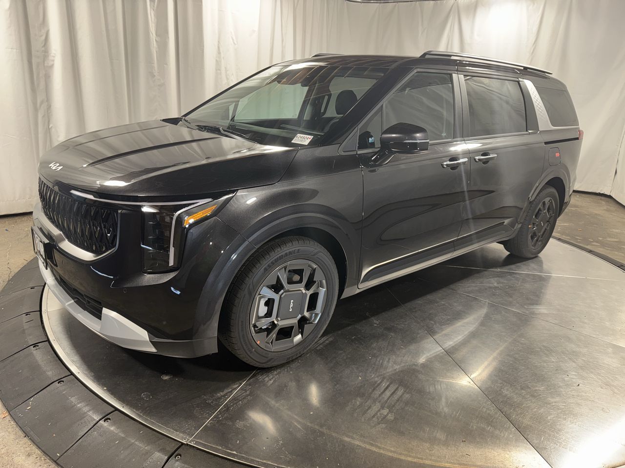 2026 Kia Carnival EX's photo