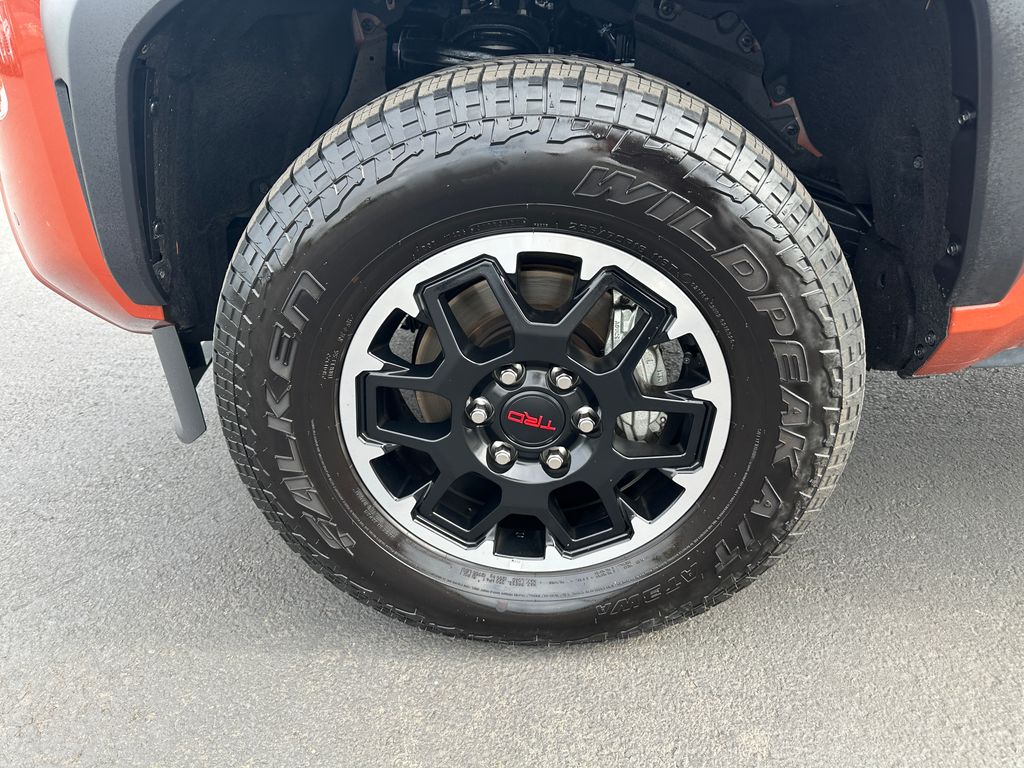 2025 Toyota Tacoma TRD photo 12