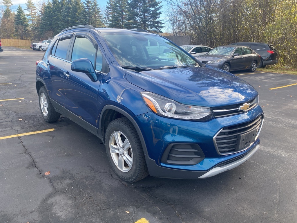 2020 Chevrolet Trax LT photo 2