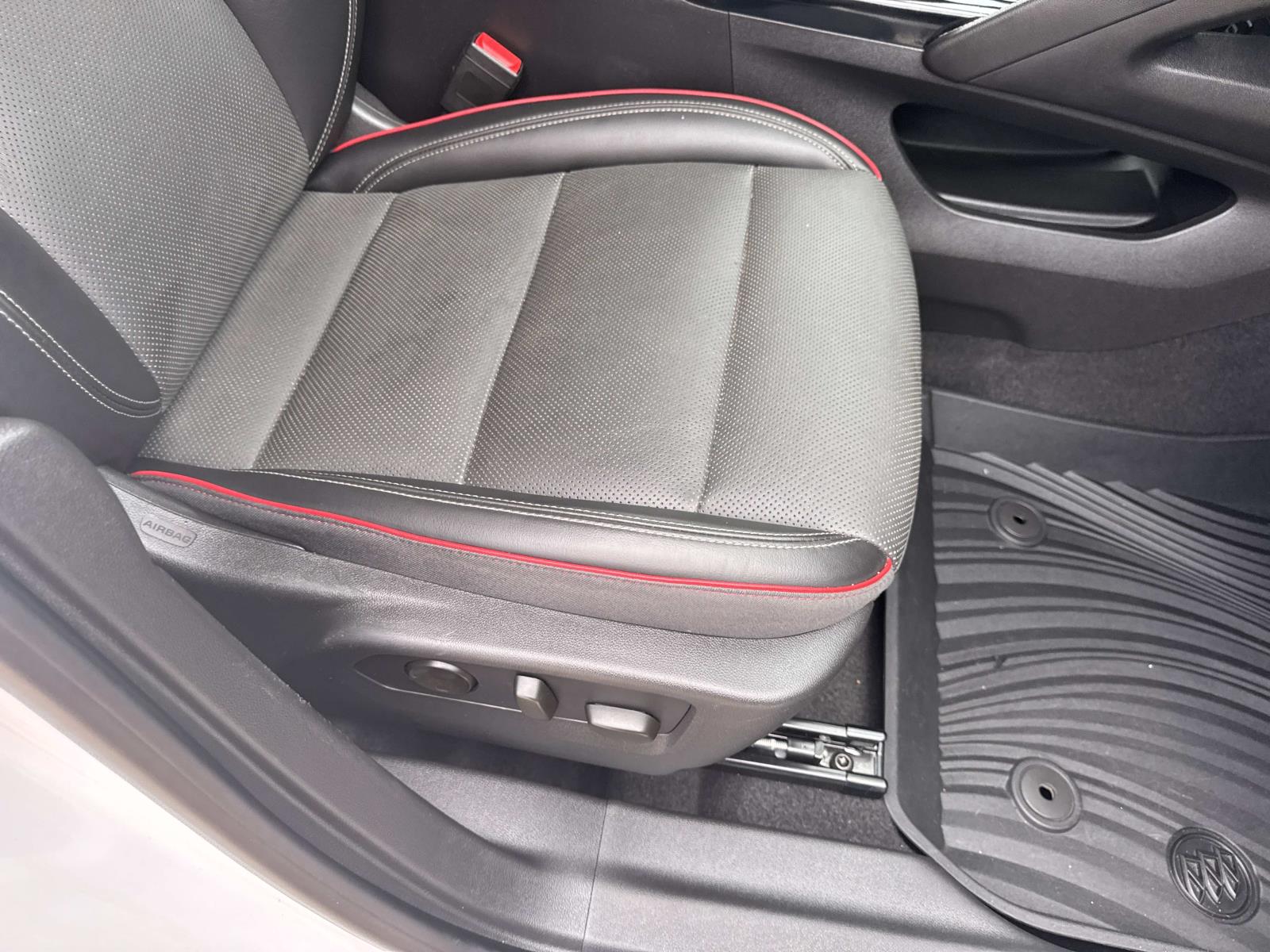 2022 Buick Envision Essence photo 11