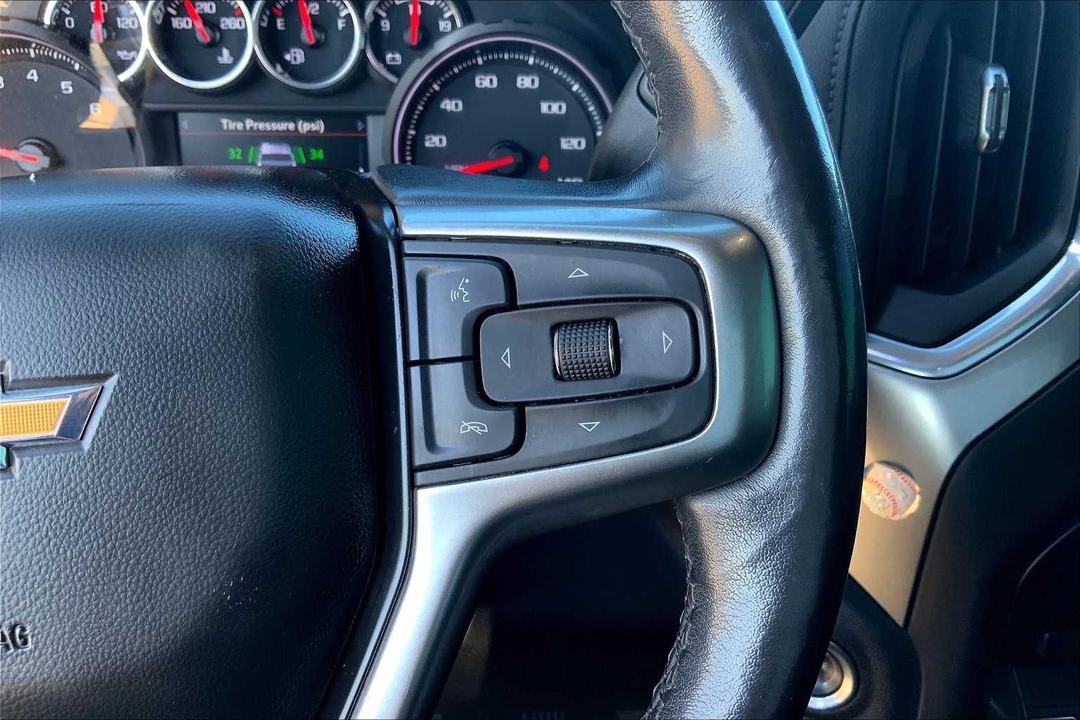 2020 Chevrolet Silverado 1500 LT photo 21