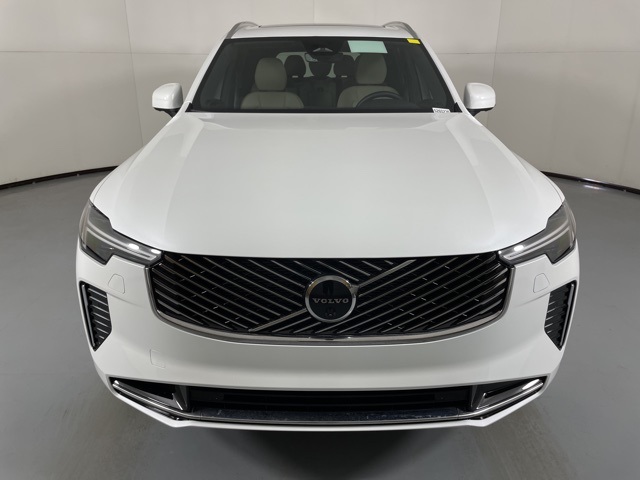 2026 Volvo XC90 T8 AWD Plus photo 3
