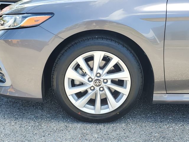 2023 Toyota Camry LE photo 4