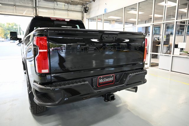2025 Chevrolet Silverado 2500HD High Country photo 4