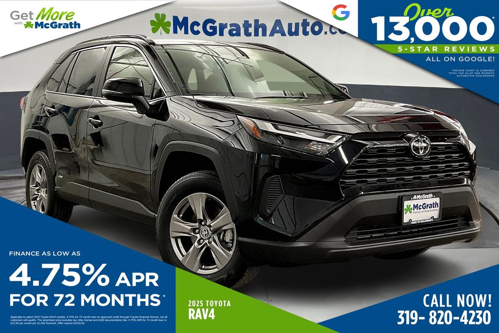 2025 Toyota RAV4 XLE's photo