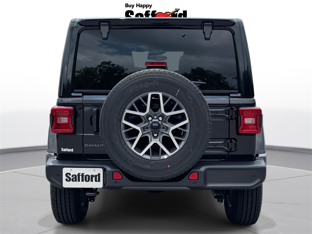 2025 Jeep Wrangler Sahara photo 6