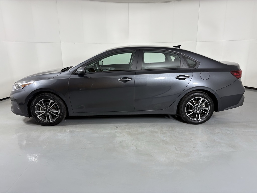 2024 Kia Forte LXS photo 4