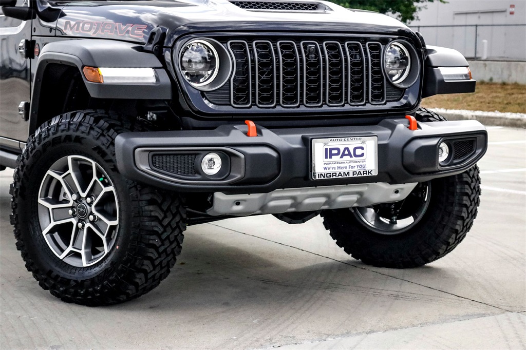2025 Jeep Gladiator Mojave photo 2