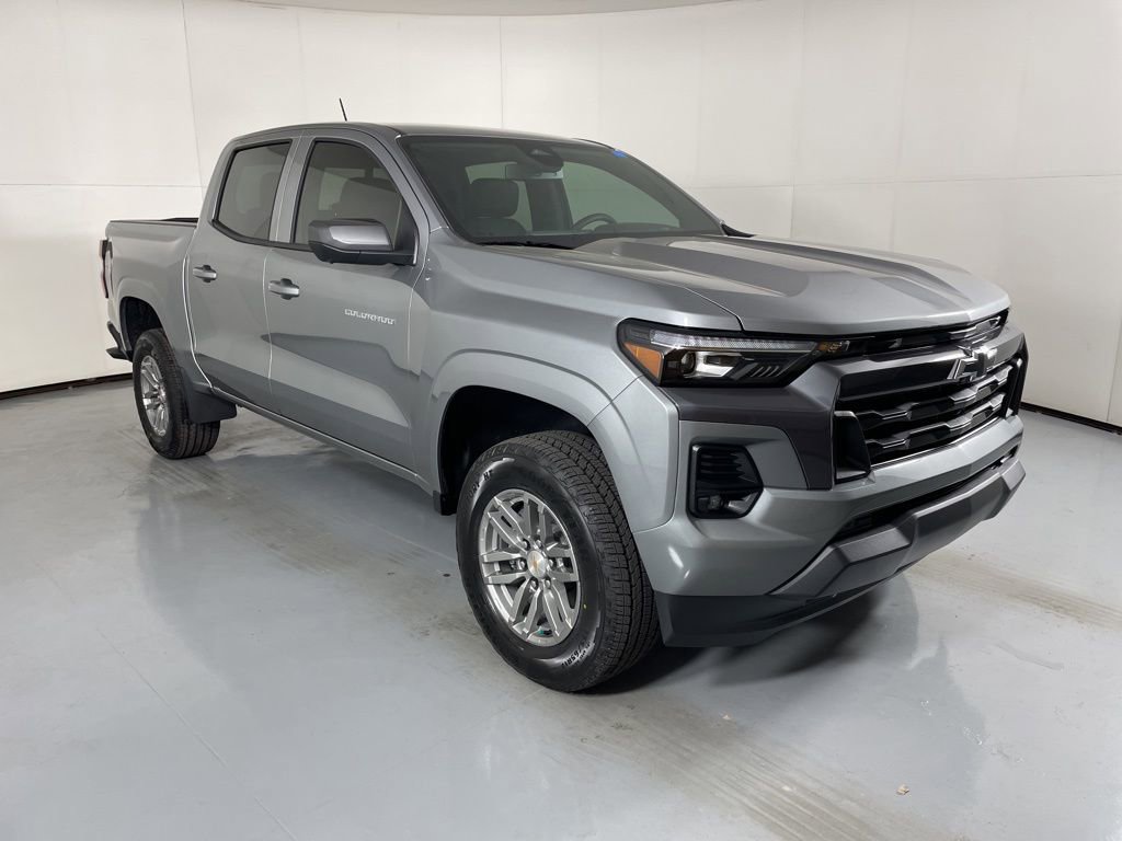 2026 Chevrolet Colorado LT photo 2