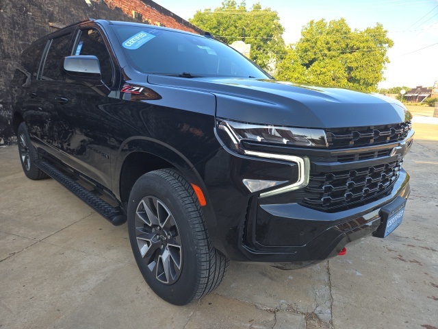 2023 Chevrolet Suburban Z71 photo 3