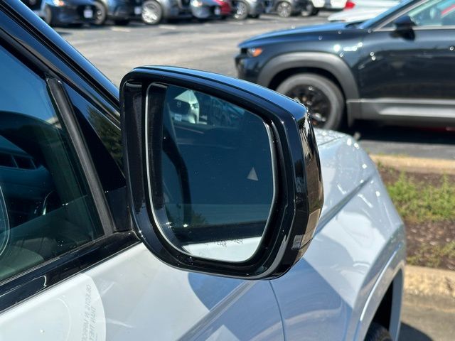 2025 Jeep Grand Cherokee Summit photo 10