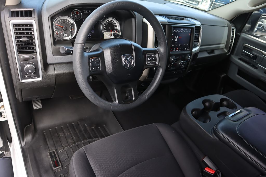 2019 Ram 1500 Classic Warlock photo 10