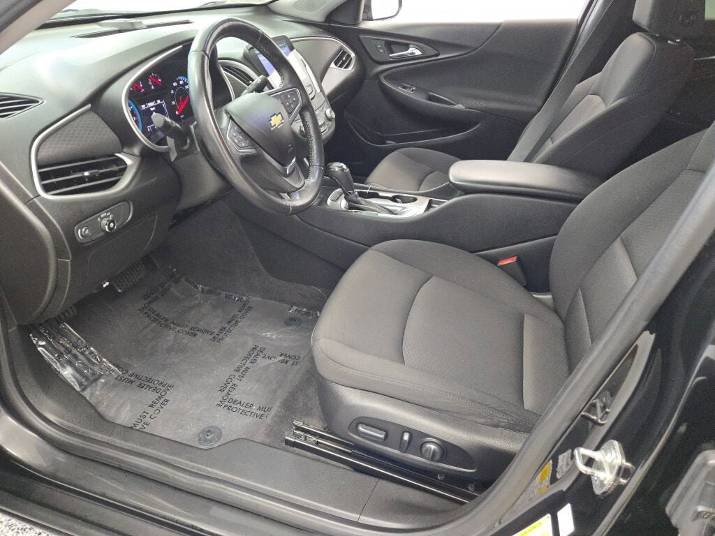 2019 Chevrolet Malibu RS photo 18