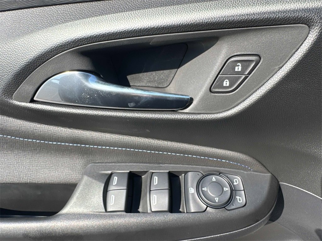 2025 Buick Envista ST photo 10
