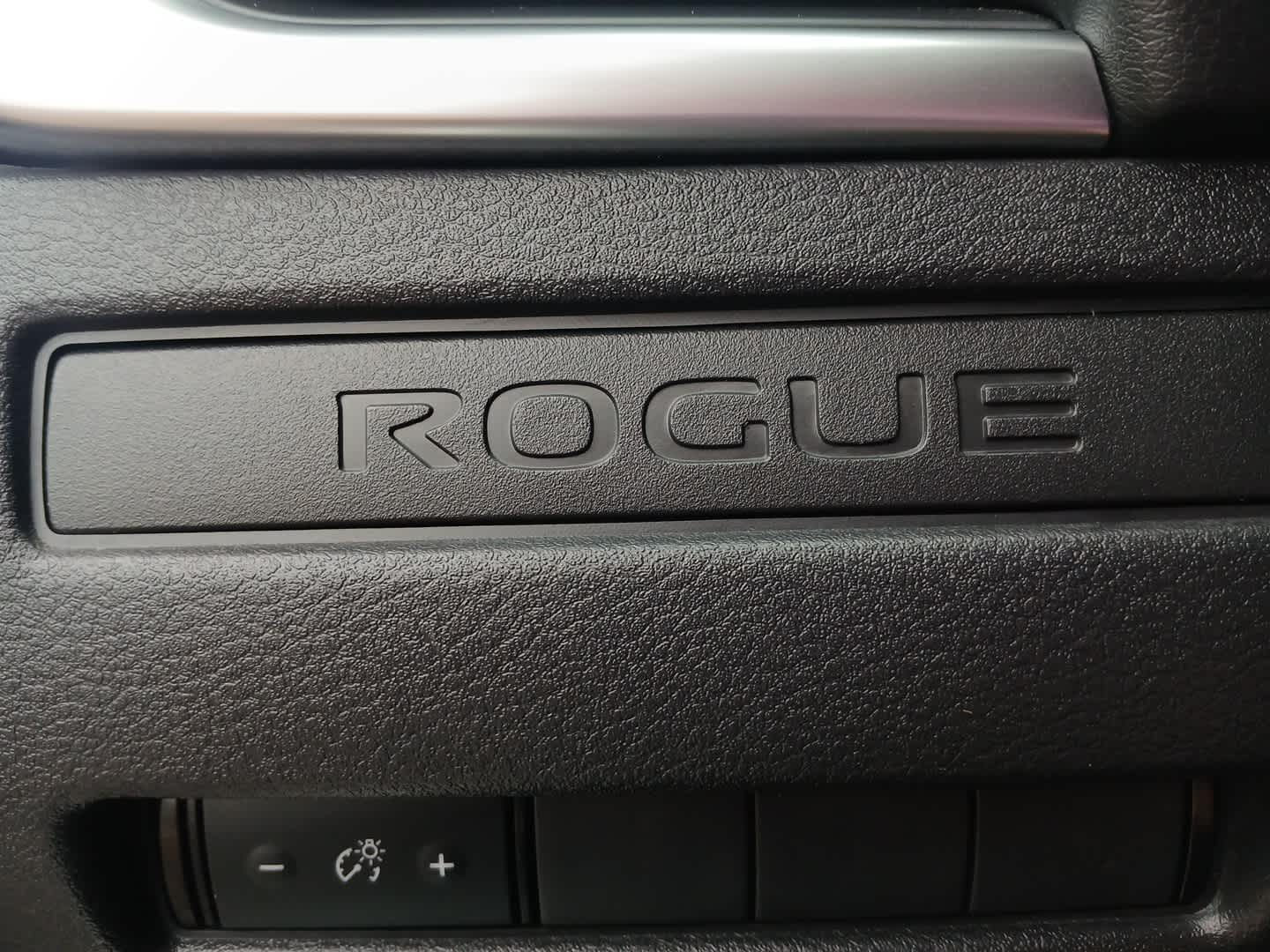 2022 Nissan Rogue S photo 22