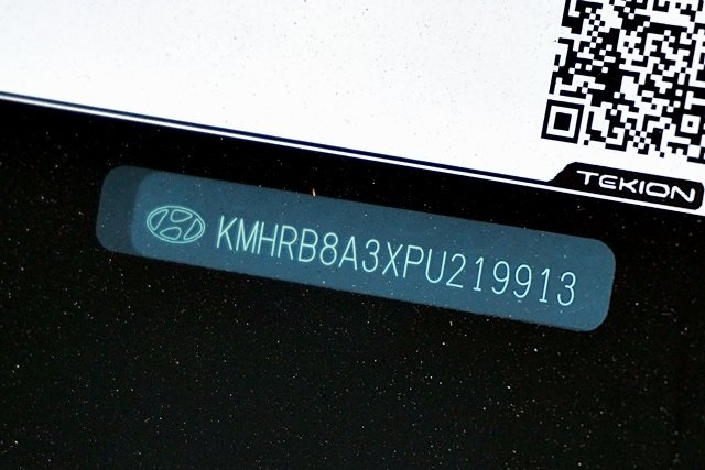 Used 2023 Silver Hyundai SE image 32