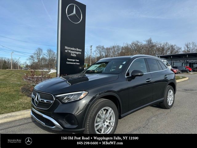 2026 Mercedes-Benz GLC Base's photo