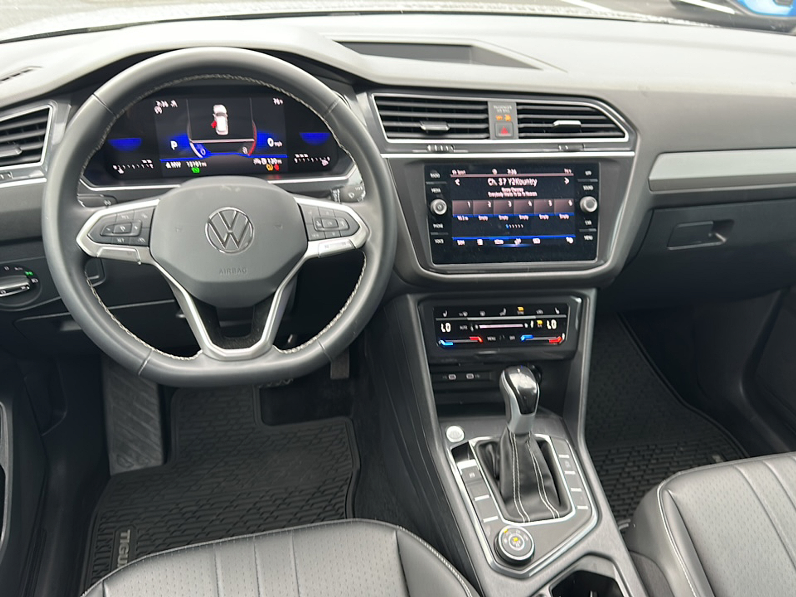 2024 Volkswagen Tiguan SE Wolfsburg Edition photo 9