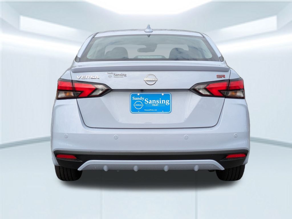 2025 Nissan Versa 1.6 SR photo 4