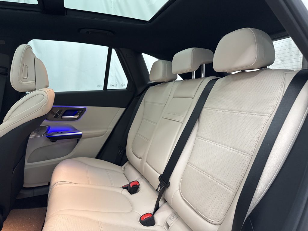 2026 Mercedes Benz GLC 300 photo 18