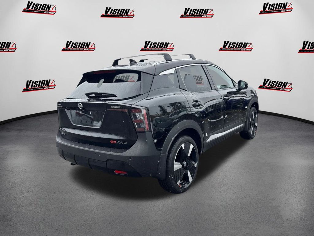 2026 Nissan Kicks SR photo 2