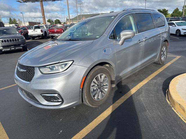 2021 Chrysler Pacifica Hybrid Touring L photo 4