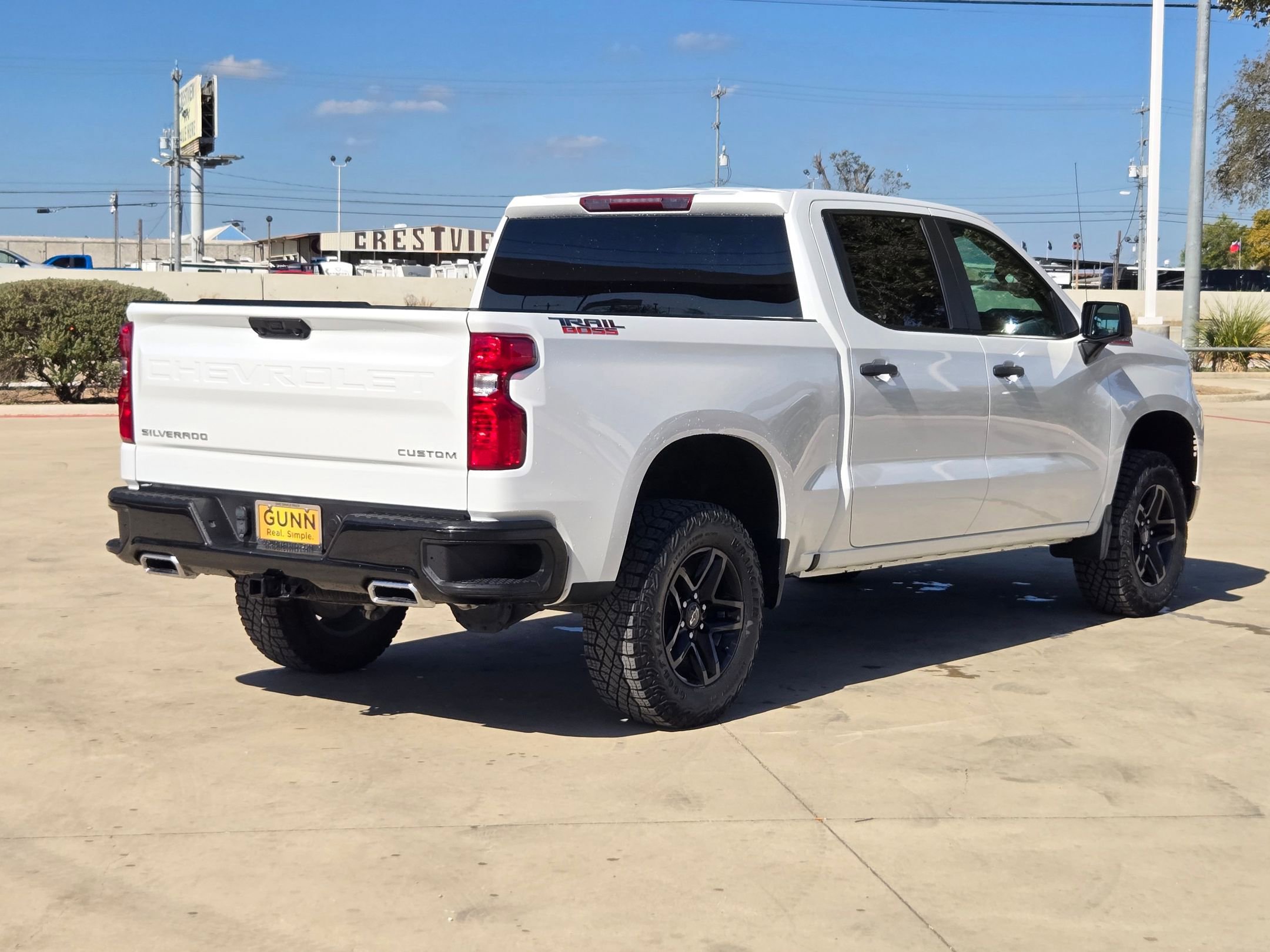 2023 Chevrolet Silverado 1500 Custom Trail Boss photo 2