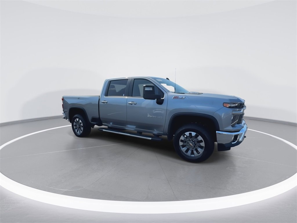 2025 Chevrolet Silverado 2500HD LT photo 2