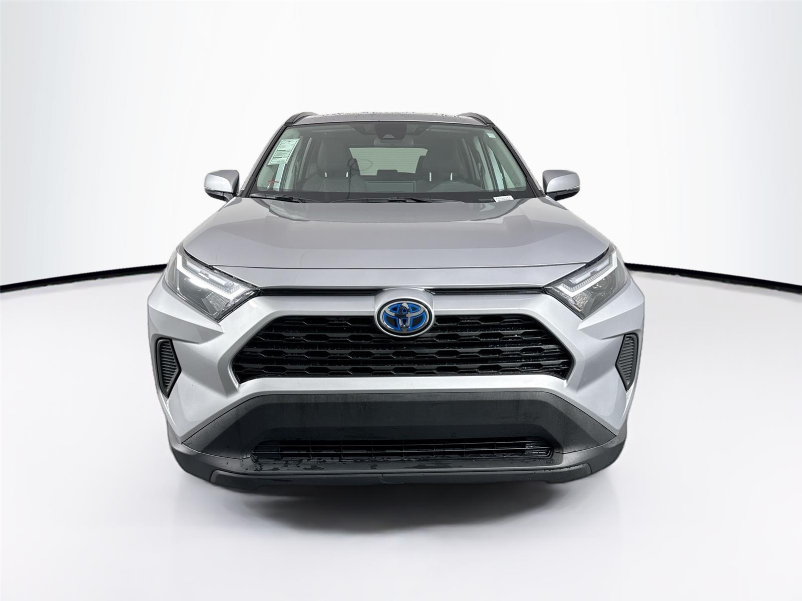 2024 Toyota RAV4 Hybrid XLE photo 2